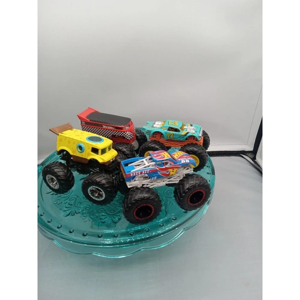 Lot of 4 SpongeBob1:64 Scale Diecast Monster Trucks Mixed Toy Vehicle Bundle